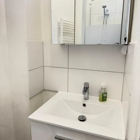 Appartement Charming With Private Garden In Cadix