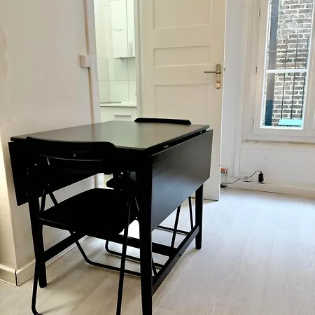 Appartement Charming With Private Garden In Cadix